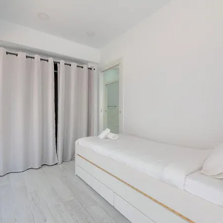 Salsidu Metro By Next Stop Bilbao * Guecho