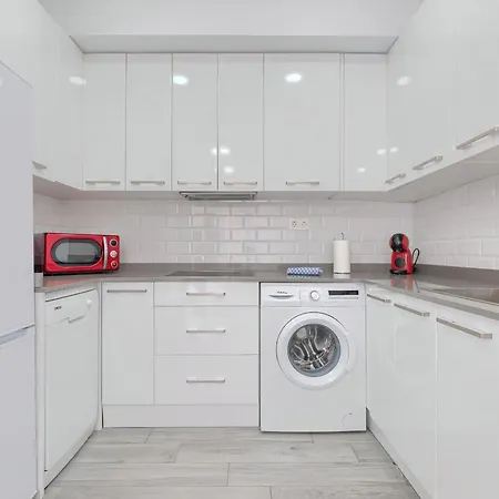 Salsidu Metro By Next Stop Bilbao Гечо